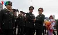 Vietnamese, Chinese Defense Ministers hold talks