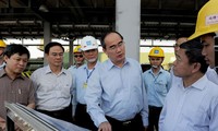 Nguyen Thien Nhan visits Vung Ang economic zone, Ha Tinh province