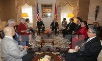 Party chief meets Chairman of Communist Party USA and US left-wingers