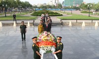 Vietnamese community in Cambodia pays tribute to war martyrs