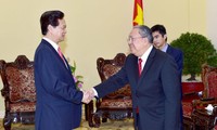 PM Nguyen Tan Dung receives Myanmar’s central Bank Governor