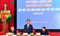 PM Nguyen Tan Dung meets outstanding young scientists