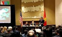 President Truong Tan Sang meets overseas Vietnamese in the US 