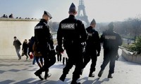 Paris attacks: weapons smuggled from Germany