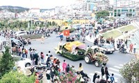 Flower festival returns to Da Lat