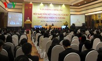 Deputy PM Nguyen Xuan Phuc participates in the government office’s annual review meeting