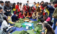 Chung cakes made for the poor as Tet approaches