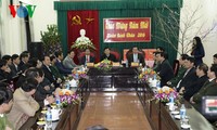 President offers Tet blessings on visit to Ha Tinh Province