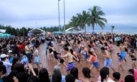 Flash mob to kick off Da Nang beach festival 