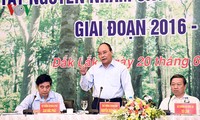 Prime Minister urges central highlands to restore, develop forests 