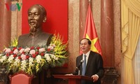 President Tran Dai Quang meets new Professors, Associate Professors 