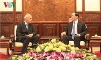 President Tran Dai Quang greets new Ambassadors