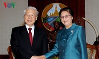 Party leader Nguyen Phu Trong meets Laos top legislator 