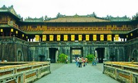 Hue celebrates 2.5 million tourists record