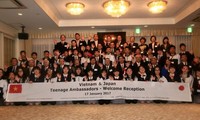 Vietnam-Japan teenage ambassadors join an exchange 