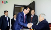 President Tran Dai Quang visits former Party leader Do Muoi 