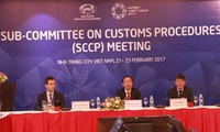 Sharing experience in administrative reform, technological application in customs