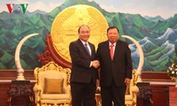 Lao leaders hail Prime Minister Nguyen Xuan Phuc's visit