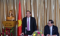 Standing Deputy Prime Minister Truong Hoa Binh visits Vietnamese Embassy in Singapore