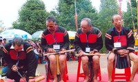 Bamboo gong, a special instrument of the Ede