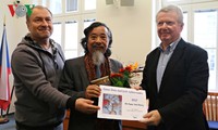 Vietnamese writer awarded by Czech Writers’ Association 