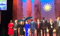 Vietnam’s Ministry of Health receives international award on tobacco control