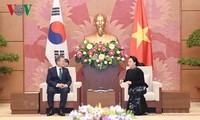 NA Chairwoman meets RoK President Moon Jae-in