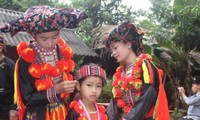 Motherhood goddess worshipping ritual of Red Dao