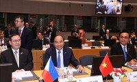 PM Nguyen Xuan Phuc attends ASEM 12 