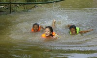 Int’l organisations help child drowning prevention in Dong Thap