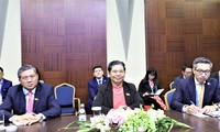 Vietnam proposes further links among parliaments