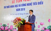 Outstanding intellectuals, scientists honored in Hanoi