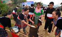 H’Mong round sticky rice cakes in northwest Vietnam