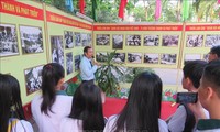 Can Tho opens photo display on the Communist Party of Vietnam, Vietnam People’s Army