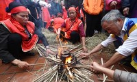 Rice cooking contest in Hanoi's Thi Cam village