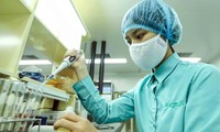 Vietnam begins testing COVID-19 vaccine on mice