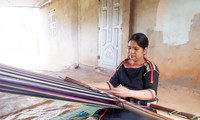 Ede ethic women preserve brocade weaving