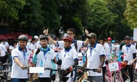 Hanoi cycling journey raises awareness on environment protection