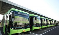 Environmentally friendly VinBus vehicles roll onto Hanoi’s road