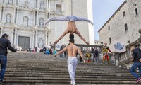 Vietnamese circus performers set Guinness World Record