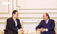 President Nguyen Xuan Phuc meets RoK PM Han Duck-soo