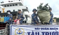 Tet gifts destined for Truong Sa (Spratly) islands 