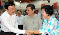 Truong Tan Sang rencontre des électeurs de Hochiminh-ville