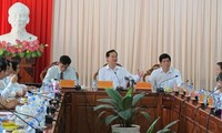 Le Premier Ministre travaille avec la province de Hau Giang