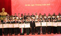 Remise des prix Ho Chi Minh dans le domaine des lettres et arts