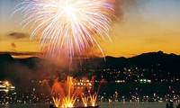 La troupe de Danang a ouvert le concours de feux d'artifice de Vancouver 2012