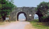 La citadelle des Ho attire de plus en plus de touristes