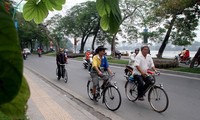 Vélos anciens - un loisir du troisième âge hanoien