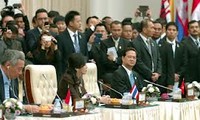 Le Premier Ministre Nguyên Tân Dung poursuit ses activités au Cambodge