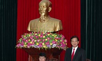 Le Premier ministre travaille dans la province de Ninh Binh